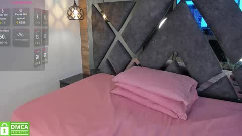 Snapshot of venus_velez chatting on 11.15.25 Venus online show from 11.15.25