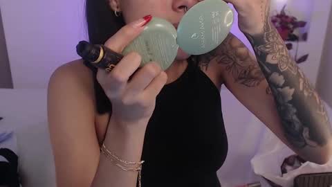 Snapshot of venusevans1 chatting on 02.10.25 Venus Evans online show from 02.10.25