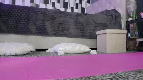 venusinylons online show from 03.04.26