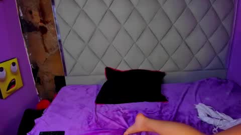 Snapshot of venusowen_ chatting on 01.28.25 Venusowen online show from 01.28.25