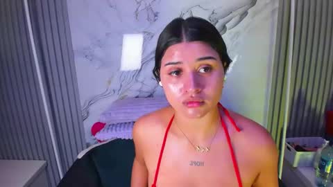 Snapshot of venusowen_ chatting on 05.05.26 Venusowen online show from 05.05.26