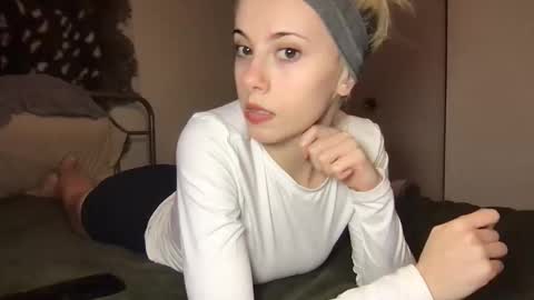 venustheflytrap online show from 03.24.26