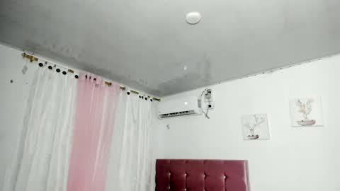 Snapshot of venuswilliamx chatting on 11.14.25 venus online show from 11.14.25