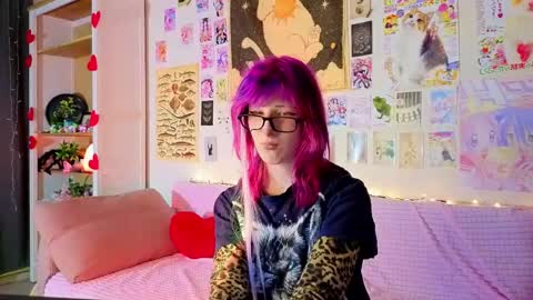 Snapshot of veolatownson chatting on 04.28.26 Erica online show from 04.28.26