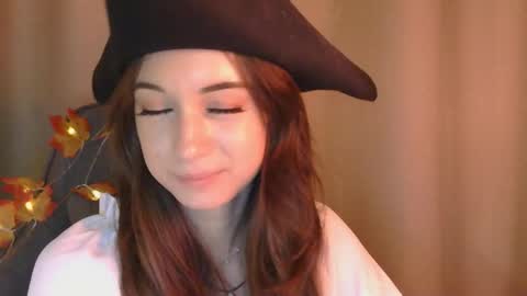 Snapshot of veralush chatting on 10.31.25 Una online show from 10.31.25