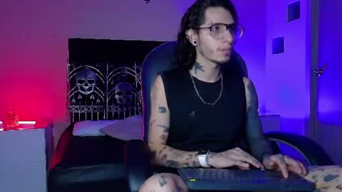 Snapshot of vergil_noir chatting on 06.19.26 vergil_noir online show from 06.19.26
