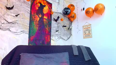 Snapshot of vero_temptation chatting on 10.28.25 Vero online show from 10.28.25