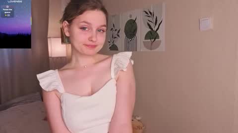 Snapshot of verocat chatting on 09.16.25 Veronica online show from 09.16.25