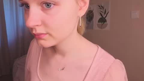 Snapshot of verocat chatting on 09.30.25 Veronica online show from 09.30.25