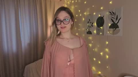 Snapshot of verocat chatting on 11.07.25 Veronica online show from 11.07.25