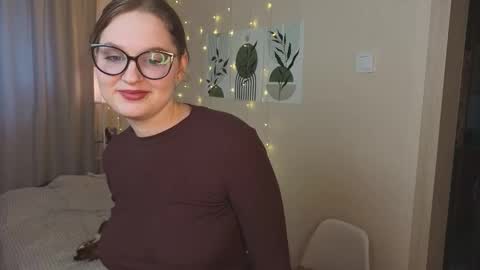 Snapshot of verocat chatting on 11.19.25 Veronica online show from 11.19.25