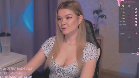 Snapshot of veronaaura chatting on 11.19.25 Tiffany online show from 11.19.25