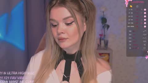 Snapshot of veronaaura chatting on 11.22.25 Tiffany online show from 11.22.25