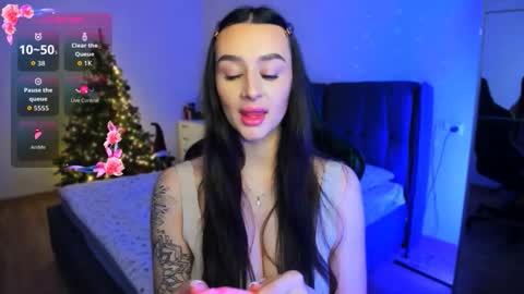 Snapshot of veronica_larsson chatting on 12.17.25 Veronica online show from 12.17.25