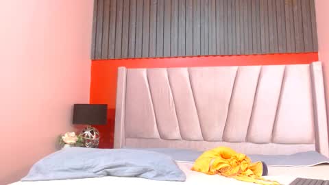 Veronica Robles online show from 09.30.25