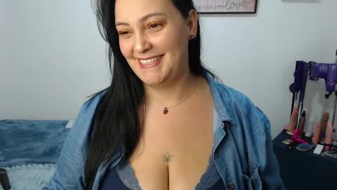 Snapshot of veroniicabbw_ chatting on 05.20.26 veroniicabbw_ online show from 05.20.26