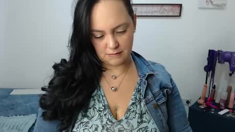 Snapshot of veroniicabbw_ chatting on 05.22.26 veroniicabbw_ online show from 05.22.26