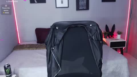 Snapshot of veronika_metalstar chatting on 02.18.25 Miss Veronika online show from 02.18.25