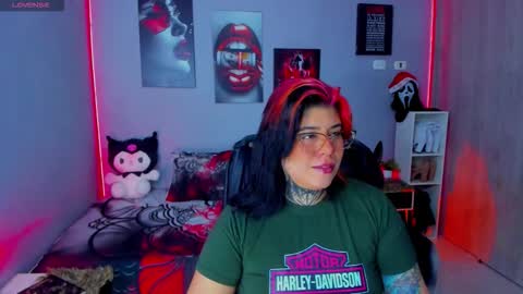 Snapshot of veronika_metalstar chatting on 11.17.25 Miss Veronika online show from 11.17.25