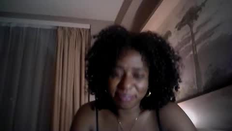 Snapshot of verronique1511 chatting on 04.22.26 verronique1511 online show from 04.22.26