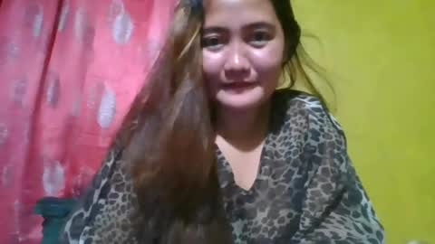 Snapshot of versatile_hottie_asian chatting on 07.28.26 versatile_hottie_asian online show from 07.28.26