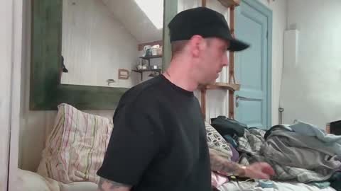 Snapshot of versatilexswede chatting on 03.28.26 John online show from 03.28.26
