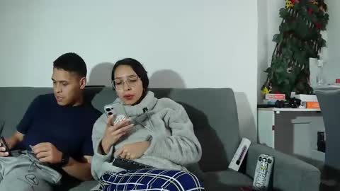 Snapshot of very_hard2 chatting on 10.31.25 very_hard2 online show from 10.31.25