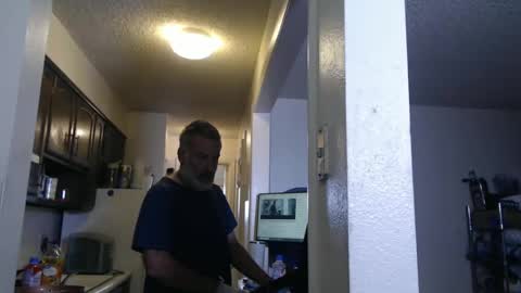 Snapshot of veryveryhairmanindenver chatting on 12.07.24 hairy man online show from 12.07.24