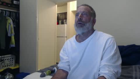 Snapshot of veryveryhairmanindenver chatting on 01.14.25 hairy man online show from 01.14.25