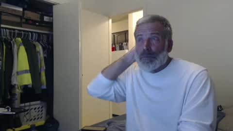 Snapshot of veryveryhairmanindenver chatting on 01.22.25 hairy man online show from 01.22.25