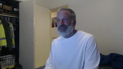 Snapshot of veryveryhairmanindenver chatting on 01.24.25 hairy man online show from 01.24.25