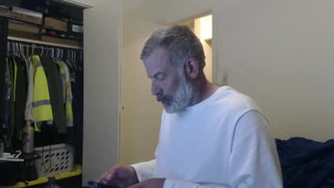 Snapshot of veryveryhairmanindenver chatting on 01.25.25 hairy man online show from 01.25.25