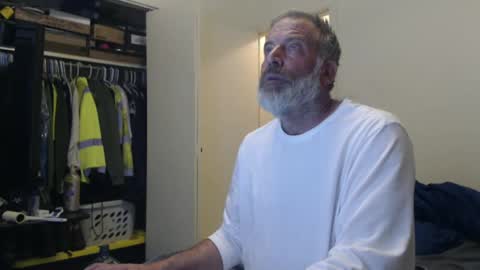 Snapshot of veryveryhairmanindenver chatting on 01.28.25 hairy man online show from 01.28.25