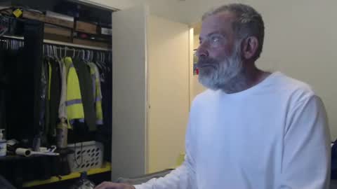 Snapshot of veryveryhairmanindenver chatting on 01.29.25 hairy man online show from 01.29.25