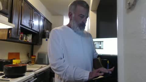 Snapshot of veryveryhairmanindenver chatting on 09.23.25 hairy man online show from 09.23.25