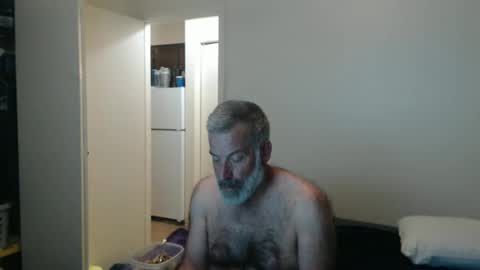 Snapshot of veryveryhairmanindenver chatting on 02.12.26 hairy man online show from 02.12.26