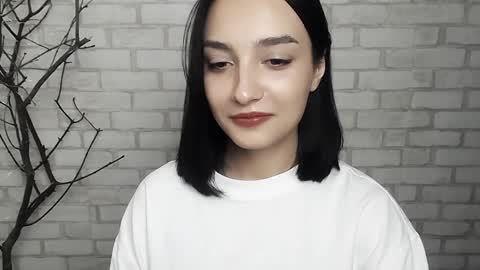 Snapshot of veryveryshygirl chatting on 02.08.25 Ana online show from 02.08.25