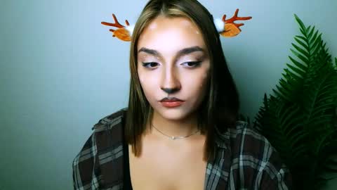 Snapshot of veryveryshygirl chatting on 10.31.25 Ana online show from 10.31.25