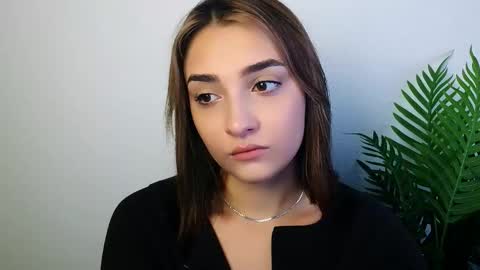 Snapshot of veryveryshygirl chatting on 12.04.25 Ana online show from 12.04.25