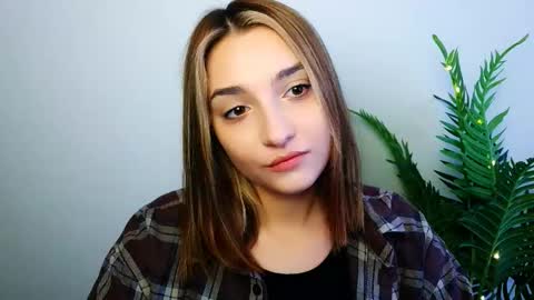 Snapshot of veryveryshygirl chatting on 01.08.26 Ana online show from 01.08.26