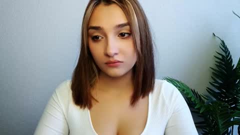 Snapshot of veryveryshygirl chatting on 02.03.26 Ana online show from 02.03.26