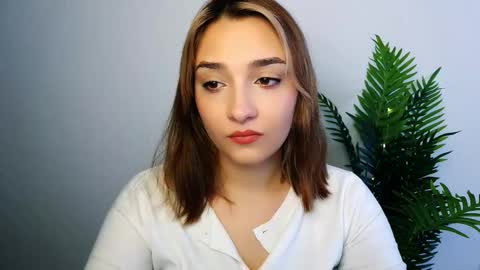 Snapshot of veryveryshygirl chatting on 02.17.26 Ana online show from 02.17.26