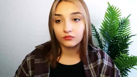 Snapshot of veryveryshygirl chatting on 02.20.26 Ana online show from 02.20.26