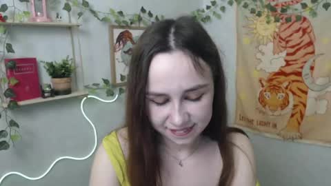 Snapshot of veryveryvery_shy chatting on 04.18.26 veryveryvery_shy online show from 04.18.26