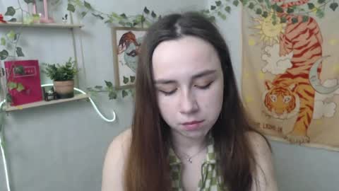 Snapshot of veryveryvery_shy chatting on 04.27.26 veryveryvery_shy online show from 04.27.26