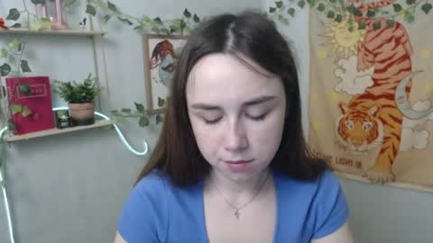 Snapshot of veryveryvery_shy chatting on 04.28.26 veryveryvery_shy online show from 04.28.26