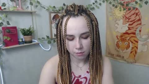 Snapshot of veryveryvery_shy chatting on 05.04.26 veryveryvery_shy online show from 05.04.26
