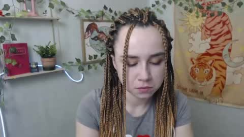 Snapshot of veryveryvery_shy chatting on 05.05.26 veryveryvery_shy online show from 05.05.26