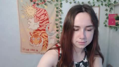 Snapshot of veryveryvery_shy chatting on 05.16.26 veryveryvery_shy online show from 05.16.26
