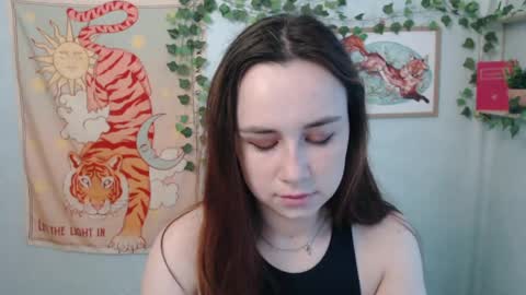 Snapshot of veryveryvery_shy chatting on 05.27.26 veryveryvery_shy online show from 05.27.26
